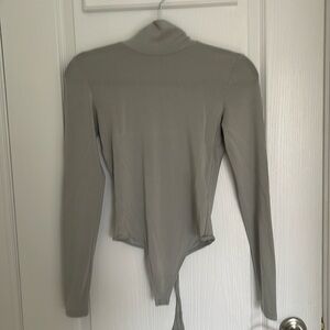 Wilfred bodysuit sage green